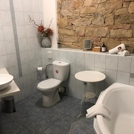 U Kaspara Konukevi 4*